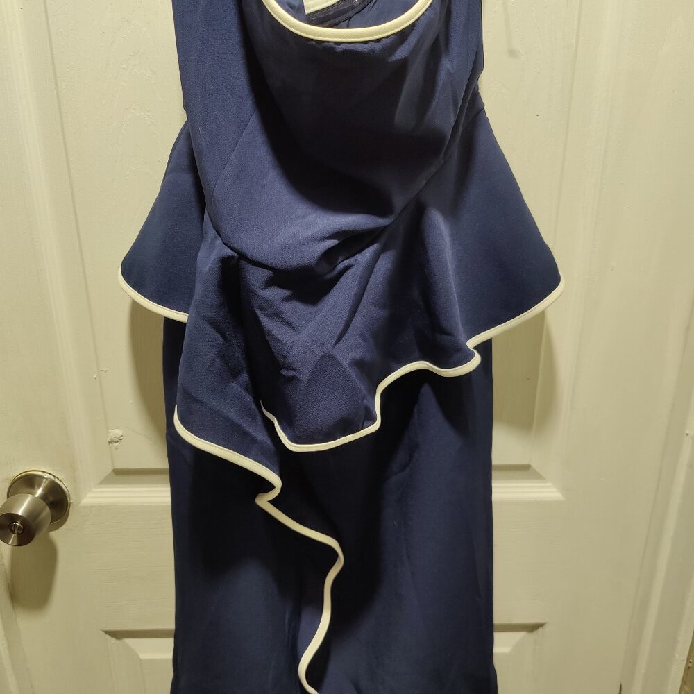 Eva Mendes blue and white dress